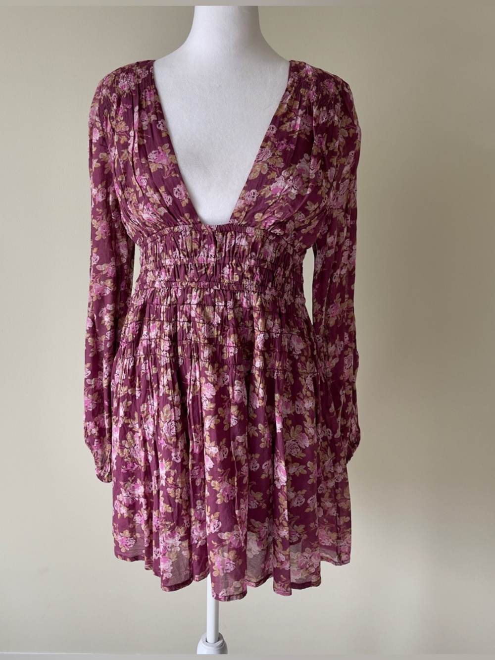 Free People Keep You Mini Dress Floral Smocked V-Neck EUC Size Small - Picture 4 of 9